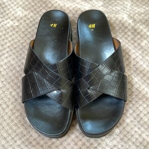Black H&M chunky sandals